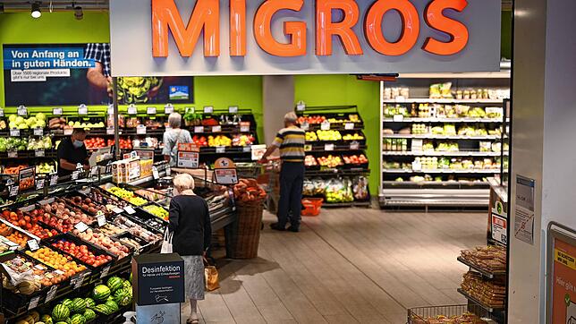 In den Migros-Filialen wie hier in der Kreuzlinger Hauptstraße dürfen weder alkoholische Getränke noch Tabakwaren verkauft werden. Der ...
