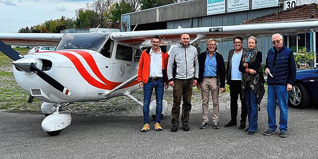 Sie alle setzen sich für den Erhalt des Konstanzer Flugplatzes ein (von links): Martin Wikelski (Direktor Max-Planck-Institut für ...