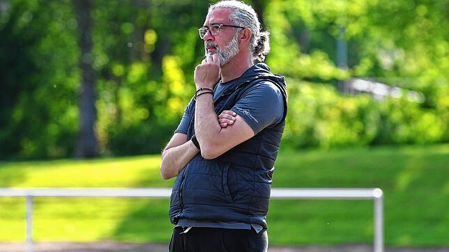 Trainer Francesco Milia und die DJK Villingen müssen nach dem 1:2 gegen die SG Dauchingen/Weilersbach um den Klassenerhalt zittern.