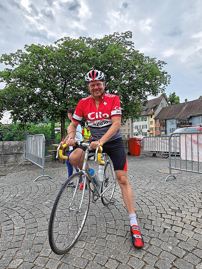 Stephan Fischer ist leidenschaftlicher Rennradfahrer und Slow-up Wiederholungstäter. Sein Mondia-Rad aus dem schweizerischen Balsthal ...