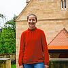 Sozialpädagogin Christina Hagel, hier vor der St. Laurentius-Kirche in Tengen, berät für die Caritas vor Ort.