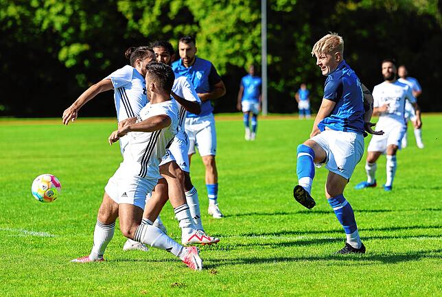 Bild 10: Die besten Bilder der Bezirksliga-Partie zwischen dem BC Konstanz-Egg und dem TSV Konstanz!