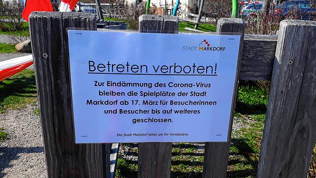 Absperrband und Hinweisschildern machen jedem klar: Zutritt verboten!