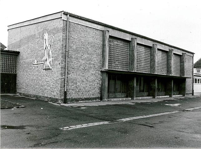 Die Turnhalle der Ratoldusschule war schon damals sanierungsbedürftig und ist es noch heute.