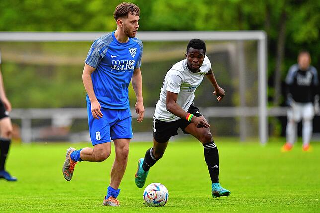 Bild 2: SV 08 Laufenburg und SV Weil trennen sich 4:4 &ndash; und wir haben Bilder!