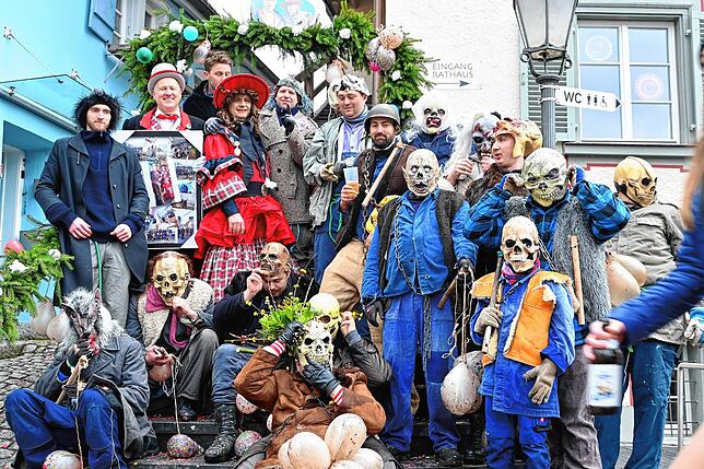 Bild 1: Narrenhochzeit in Sipplingen: So feiern die Narren das neue Paar