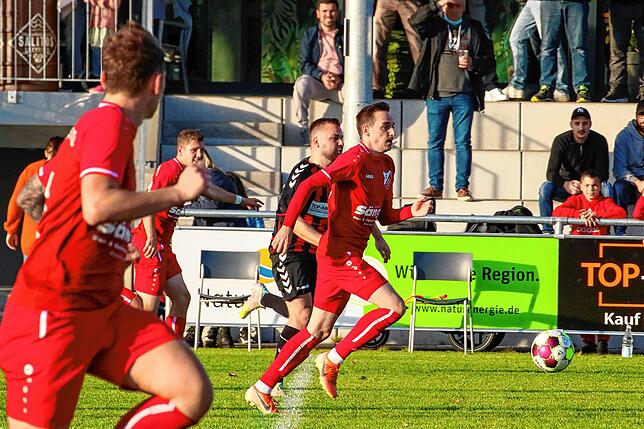 Bild 24: TuS Kleines Wiesental sichert sich ein 2:2 beim Tabellenführer FSV Rheinfelden II &ndash; wird haben die Bilder!