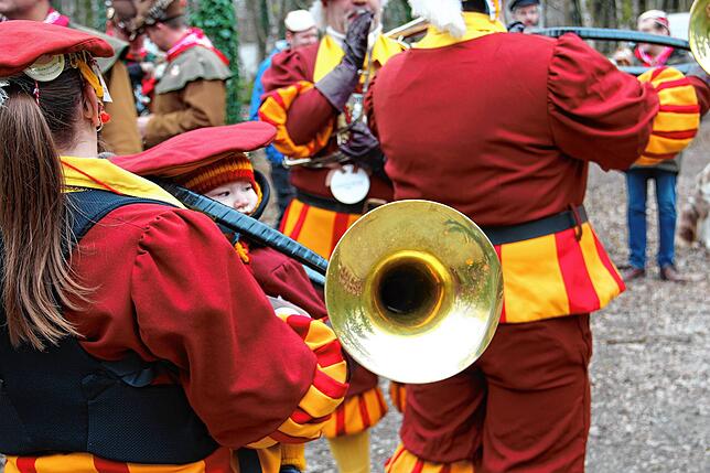 Bild 12: Etz kummt de Narrenbom: So kommt der Narrenbaum aus dem Wald in die Stadt