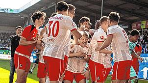 Dürfen die Freiburger auch am Samstag jubeln? Der Sportclub kann beim Saison-Finale den Einzug in die Champions League klarmachen.