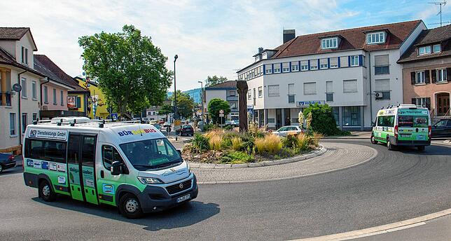 Mit zwei Bussen bedient der Verein BürgerBus 3Rosen eine Ringlinie zwischen Rielasingen, Arlen, Worblingen und Singen – hier beim ...