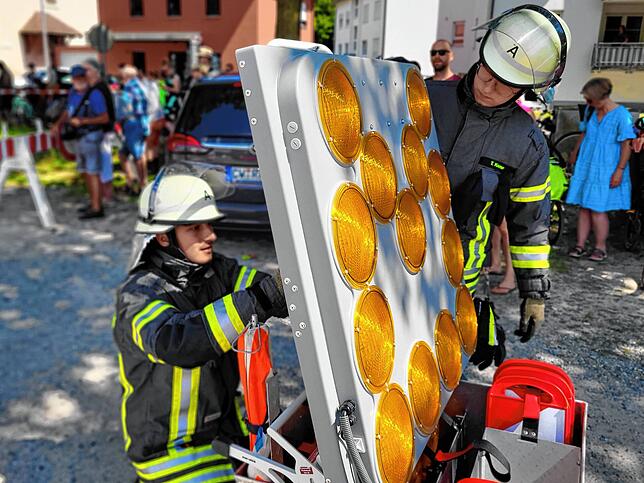 Bild 28: Alle Bilder von der Schauübung mit vielen Besuchern (Teil 1)