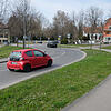 Auf dem derzeitigen Grünstreifen zwischen Straße und Gehweg will die Stadt nun 16 Motorradstellplätze ausweisen. Der ganze Streifen ist ...