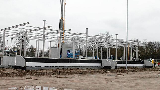 Groß und geräumig: Das Clubheim des FSV Rheinfelden mit der Gaststätte zieht sich über eine Länge von 41 Meter. Im Untergeschoss ...