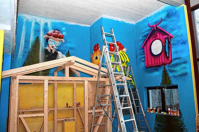 Graffitis im Unterkirnacher Hallenbad