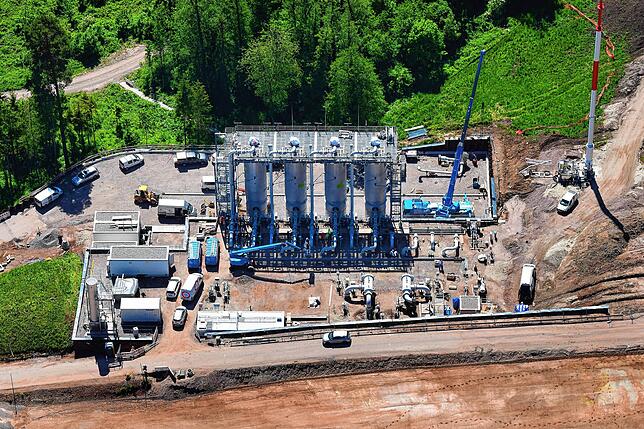 Die vier bis zu 18 Meter hohen Druckbehälter sind der augenfälligste Bestandteil der Deodorierungsanlage Lachengraben. In ihr wird für ...