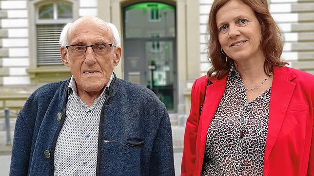 Hans Reichner und seine Tochter Sandra Reichner vor dem Amtsgericht Konstanz. Ein Dienstleister aus Überlingen hatte versucht, dem ...