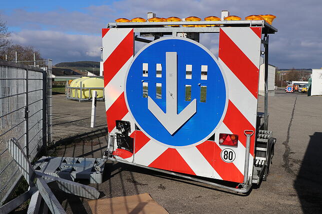 Dieser Sicherungsanhänger wurde bei einem Unfall beschädigt und ist nun vermutlich ein Totalschaden. Bei ihrer Arbeit kommt es für die ...