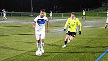 Der Tennenbronner Zoran Kokolanski (links) im Duell mit Yannick Dold von der SG Schwarzwald-Union. Tennenbronn und die Spielgemeinschaft ...