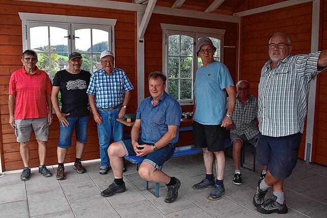Boule-Häuschen und -bahn wurden in ehrenamtlicher Arbeit gebaut. Dort treffen sich die Boulefreunde von Untermettingen jeden ...