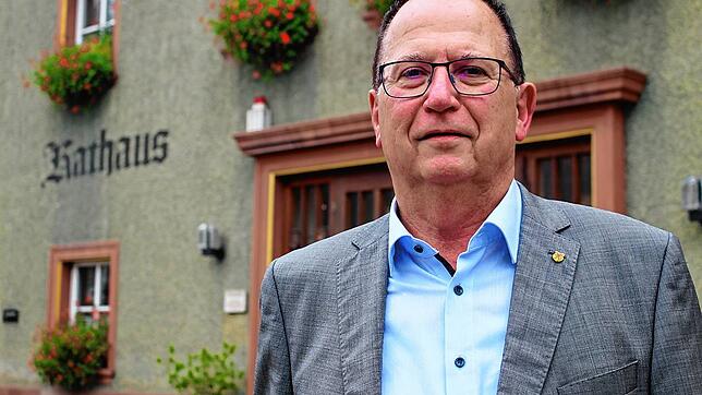 Beinahe 50 Jahre lang tat Bräunlingens Hauptamtsleiter seinen Dienst im Rathaus in der Kirchstraße. Anfang Dezember geht er in den ...