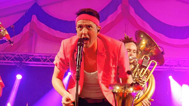 Bild 22: Volles Zelt und super Stimmung auf der Chilbi 2025 in Waldshut – Die besten Bilder