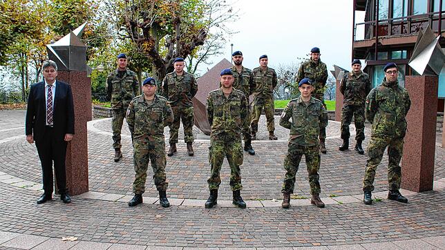 Soldaten der Deutsch-Französischen Brigade unterstützen künftig das Gesundheitsamt Waldshut bei der Kontaktnachverfolgung.