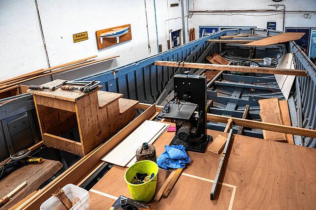 Für den Laien ist noch kein Fortschritt zu erkennen. Trotzdem wird mit Hochdruck an wichtigen Bauteilen gearbeitet.