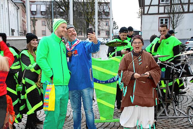 Bild 21: Fasnacht-Highlights in Wald: Unvergessliche Bilder vom Rathaussturm und Schülerbefreiung!