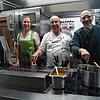 Mutter, Tochter, Vater und Schwiegersohn arbeiten in ihrem Gasthof Hand in Hand zusammen. Von links: Ulrike Partikel, Julia Wurm, Peter ...