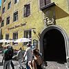 In der Hussenstraße kam es in der Nacht zum Freitag, 23. August, zu einer Sachbeschädigung in einer Gaststätte in der Altstadt.