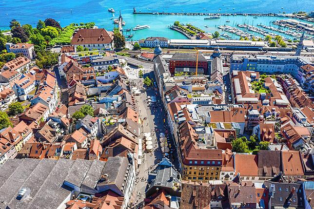 Blick auf den Konstanzer Hafen: Die Universitätsstadt hat den jüngsten Altersschnitt im Landkreis.