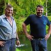 Markus und Reinhold Wuchner sind die Chefs in der Forellenzucht (von links). In Unteralpfen und Tiefenstein wachsen vier Forellenarten ...