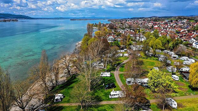 (Archivbild) Blick auf den Allensbacher Platz &bdquo;Camping am See&ldquo;.