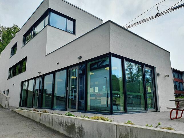 Die neue Mensa der Sommertalschule eröffnete im November 2019. Die kompletten Arbeiten im Rahmen der Schul-Sanierung dauerten jedoch bis ...