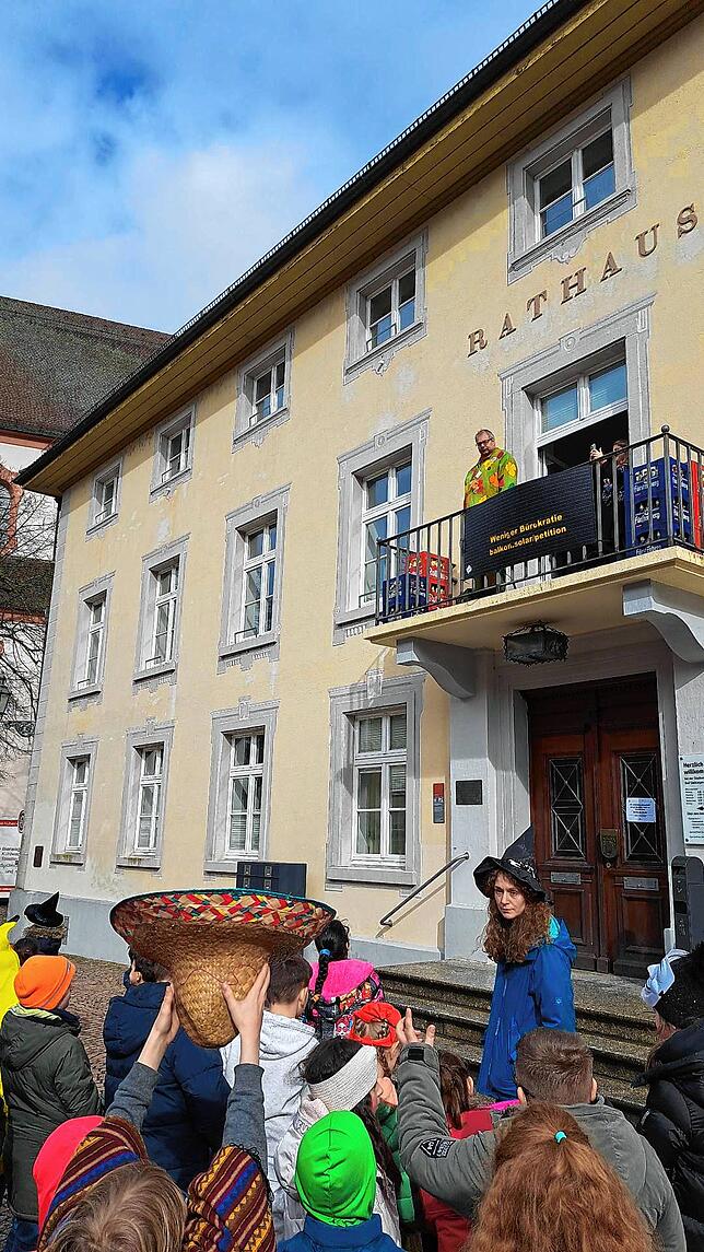 Bild 14: Fasnacht-Bilder aus Bad Säckingen: Wiiber treiben ihr Unwesen am schmutzigen Donnerstag – jetzt ansehen!