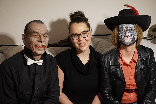 Bild 11: Schminken für die Fasnacht (2): So verwandelt sich unser Redakteur in einen Vampir