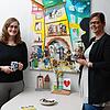 Stefanie Stelter, Leiterin der Tourist-Information Waldshut-Tiengen, im Gespräch mit SÜDKURIER-Reporterin Sira Huwiler-Flamm (rechts).
