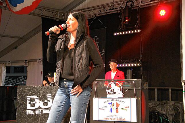 Bild 22: Die schönsten Bilder des Chilbi-Karaoke