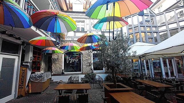 Veysi‘s Taparia hat geschlossen. Eigentlich hätte das Restaurant zur Musiknacht geöffnet sein sollen – Besucher stehen schließlich vor ...