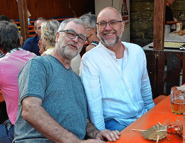Bild 32: Reges Treiben beim Stadtfest am Samstagabend und Sonntagmorgen