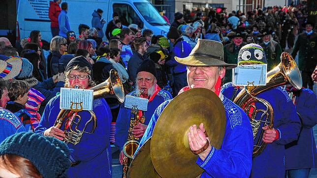 Selbst an der Fasnet gehört die Stadtmusik einfach dazu. Seit einem Jahr schweigen die Instrumente. Dennoch versucht der St. Georgener ...