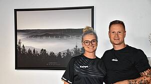 Madeline und Sören Rall sind inzwischen in die neuen, schmuckvoll eingerichteten und über doppelt so großen Praxisräume für ...
