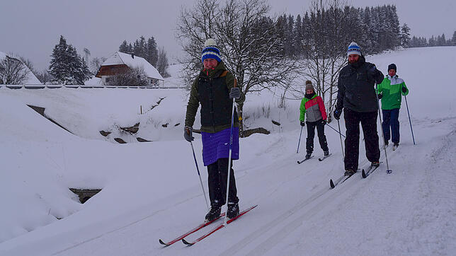 Auf der Loipe in Schönwald unterwegs sind (von links) Donata Möller, Isabel Möller, Wahid Nasseri-Rad und Felix Glade-Beuckel aus ...