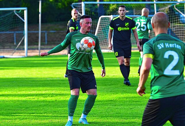 Bild 2: SV Herten besiegt den TuS Efringen-Kirchen mit 3:1 &ndash; und wir haben Bilder!
