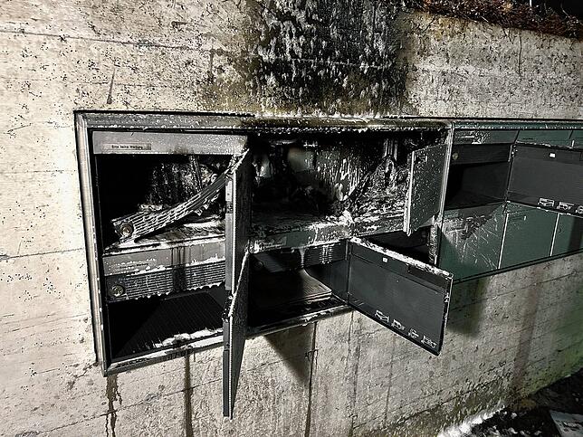 In Niederrohrdorf im Kanton Aargau wurde eine Briefkastenanlage gesprengt. Es entstand beträchtlicher Schaden. Die Polizei sucht Zeugen.
