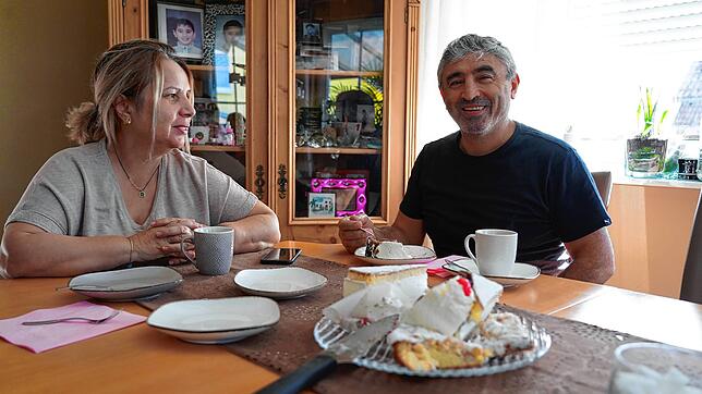 Ahmet und Zeliha Ünveren kamen mit ihren Eltern nach Deutschland. Die Eltern sind in die Türkei zurückgekehrt, die Kinder blieben.