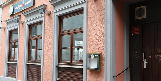 Münzgasse 18: Hier war fast vier Jahrzehnte lang das Restaurant Radieschen. Seit der Schließung vor einigen Monaten scheint sich nichts ...