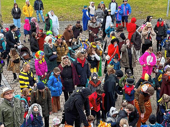 Bild 10: In Owingen sind die Winkigerinnen los