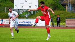 Sehenswert: Der zweifache Torschütze Urtan Aliaj verwandelte einen Freistoß unhaltbar beim 4:0-Erfolg des FC Tiengen 08 im ...