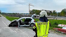 Auf der B33 bei Hegne sind am Mittwoch ein Betonmischer und ein VW Polo zusammengestoßen.